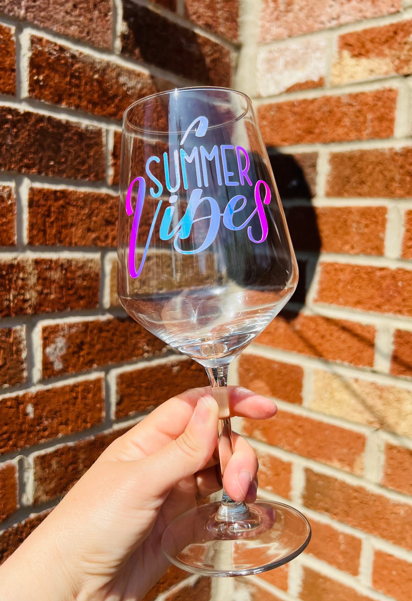 Summer vibes wine glass